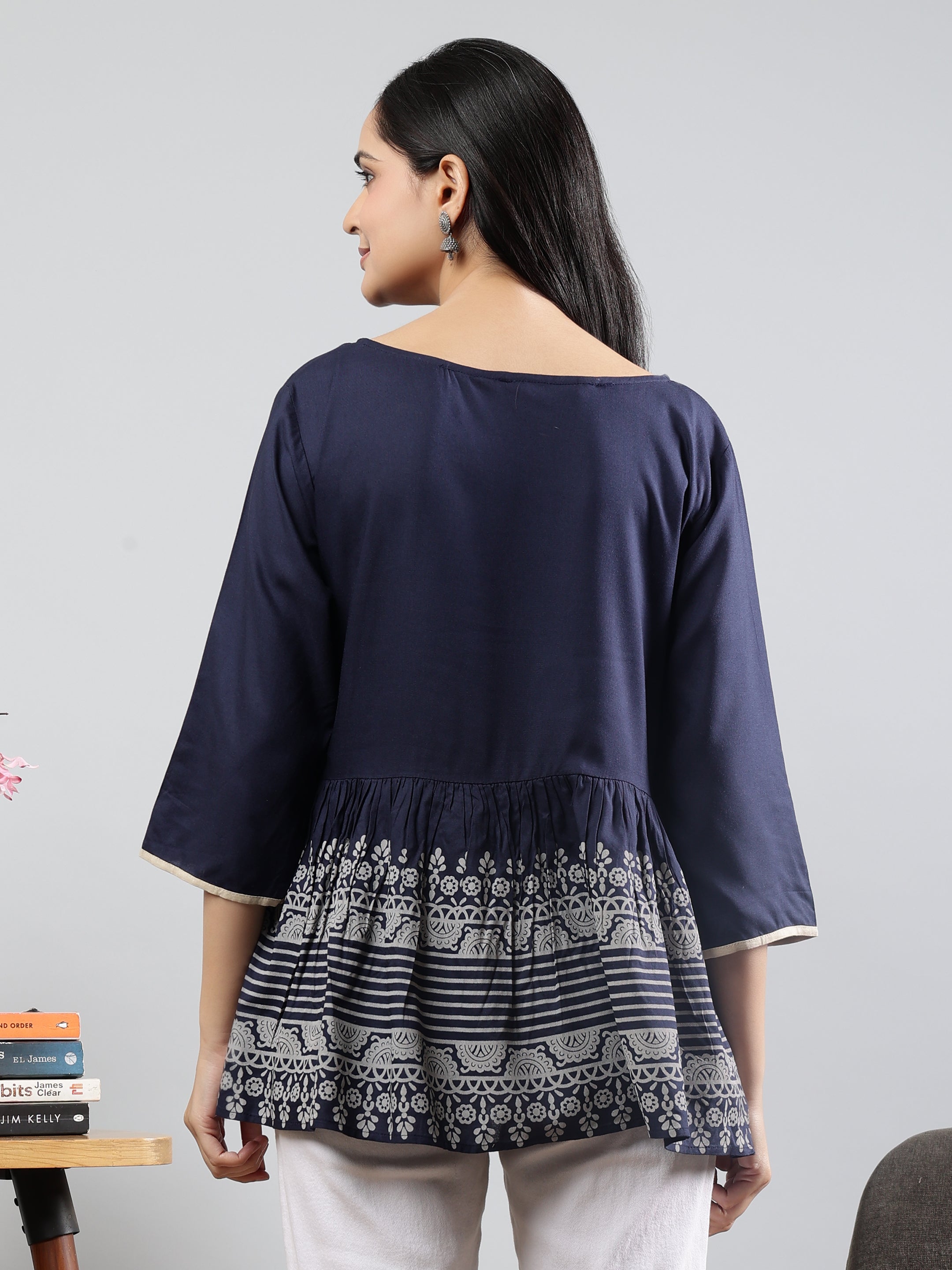 Round Neck Printed three Quarter Sleeves Top