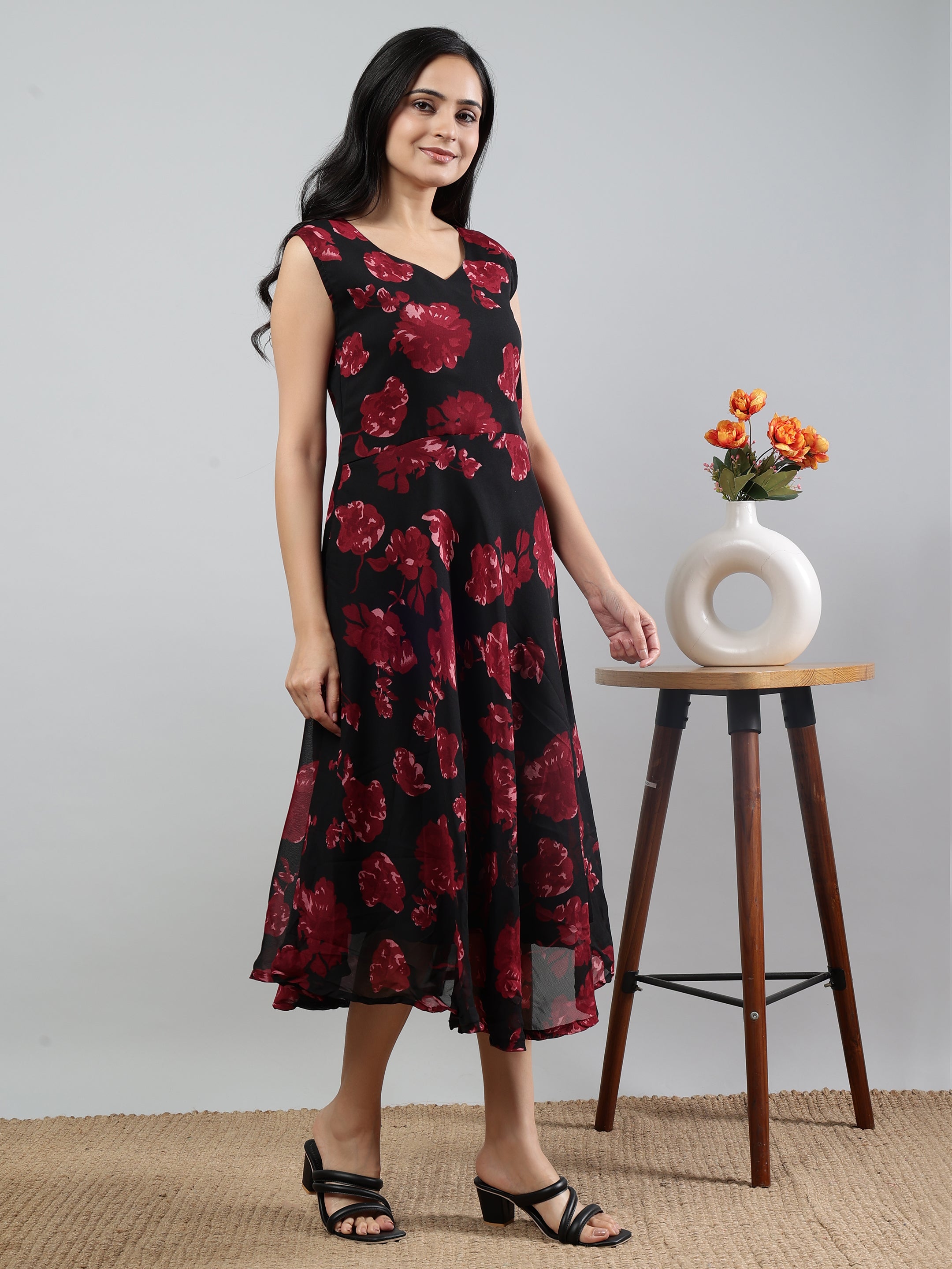 Red Printed V-Neck Sleevless Dress