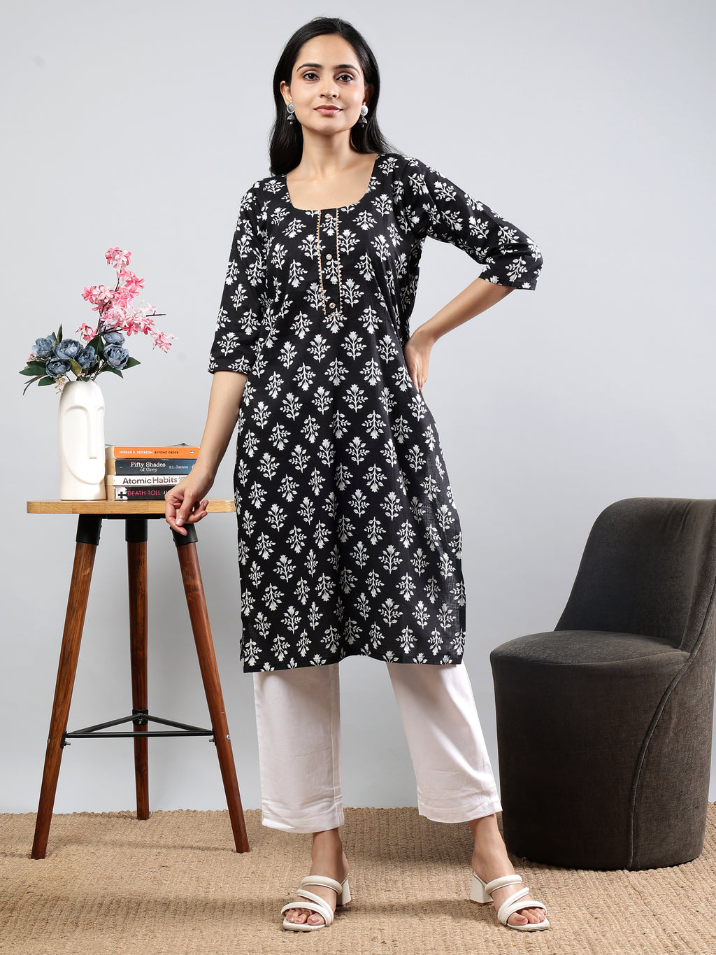 Black Floral Printed Straight Kurta with Three-Quarter Sleeves Detailing Black Rayon