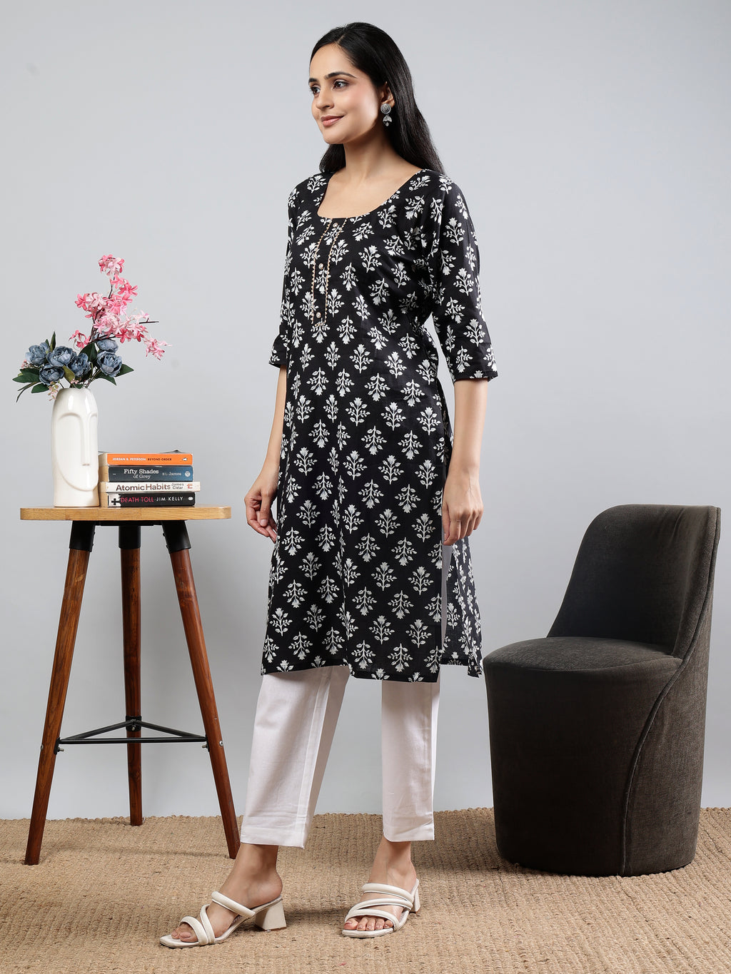 Black Floral Printed Straight Kurta with Three-Quarter Sleeves Detailing