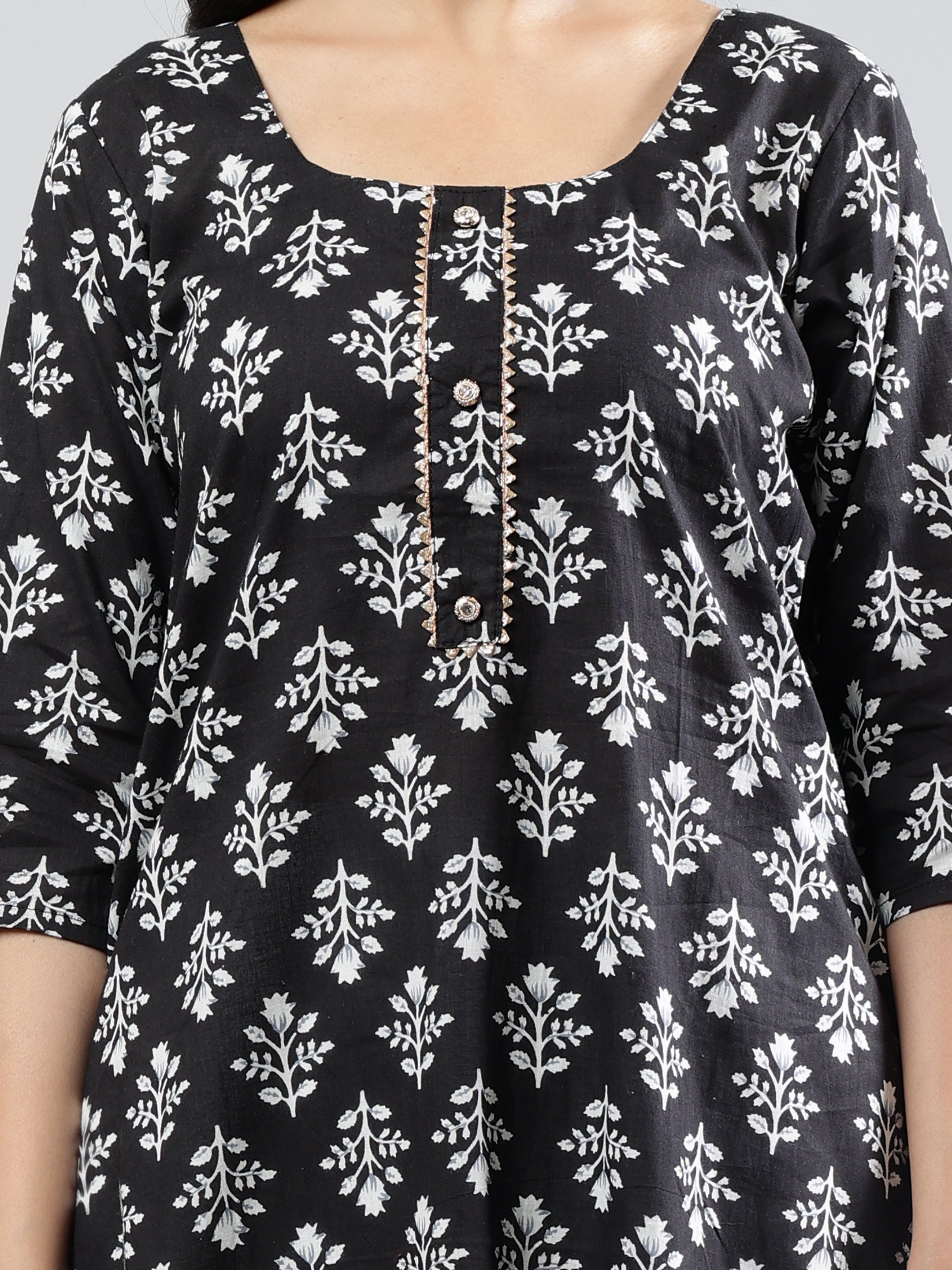 Black Floral Printed Straight Kurta with Three-Quarter Sleeves Detailing